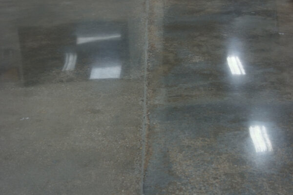 Construction joint repaired with DiamaKrete Mortar5
